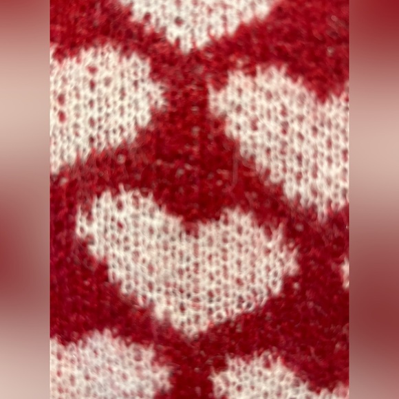 ❤️❤️❤️ NWT So Me Heart Patterned Red and White Sweater Top - Picture 4 of 9